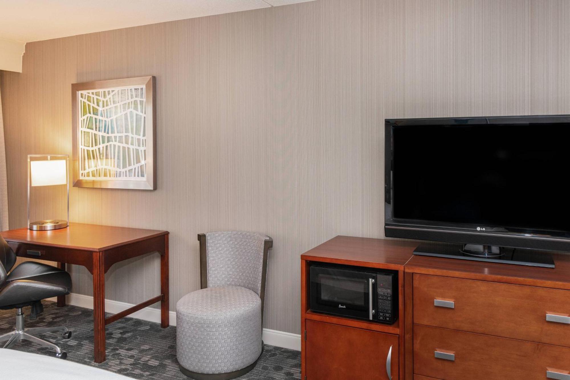 Hotel Courtyard By Marriott Bloomington Exterior foto