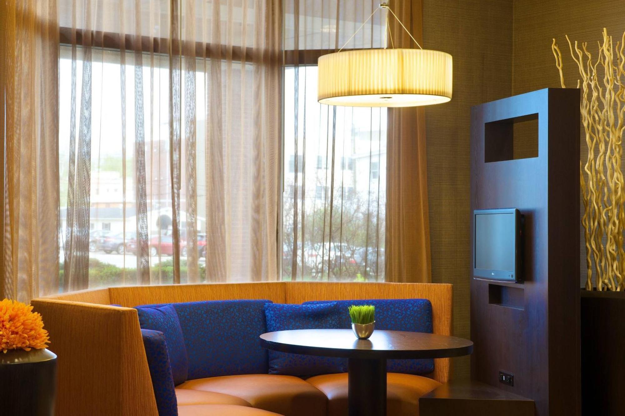 Hotel Courtyard By Marriott Bloomington Exterior foto