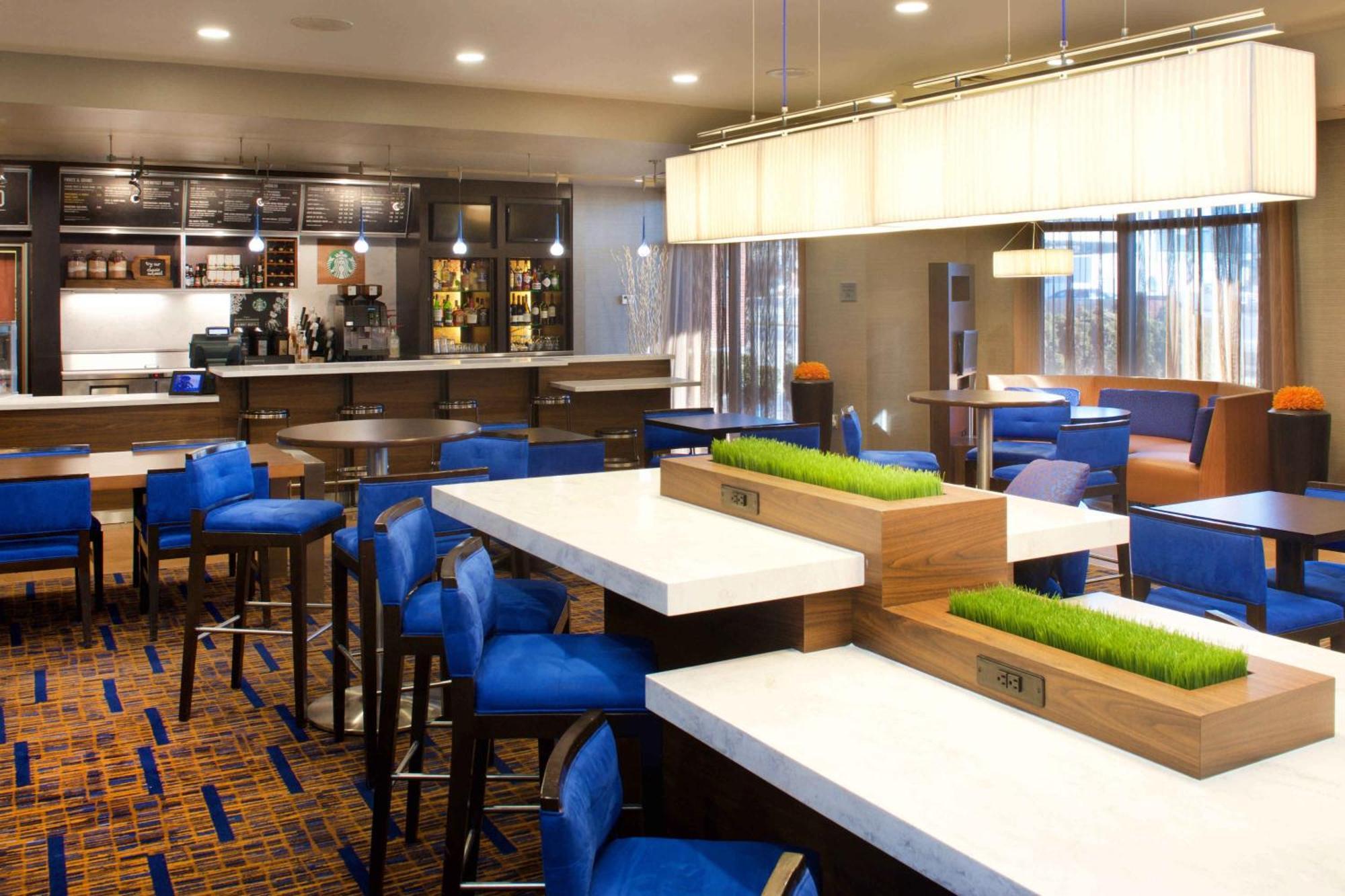 Hotel Courtyard By Marriott Bloomington Exterior foto